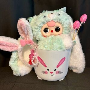 Baby Three 400% Bunny front/backpack